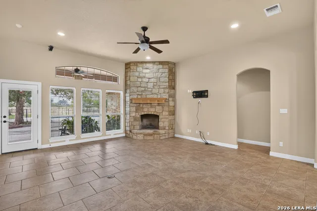 144 Abrego Lake Floresville, TX 78114