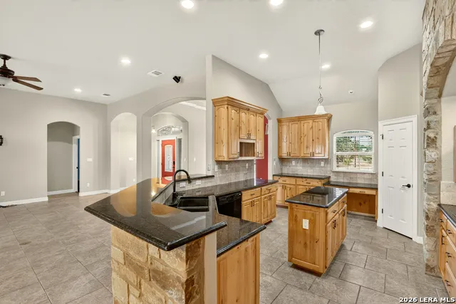 144 Abrego Lake Floresville, TX 78114