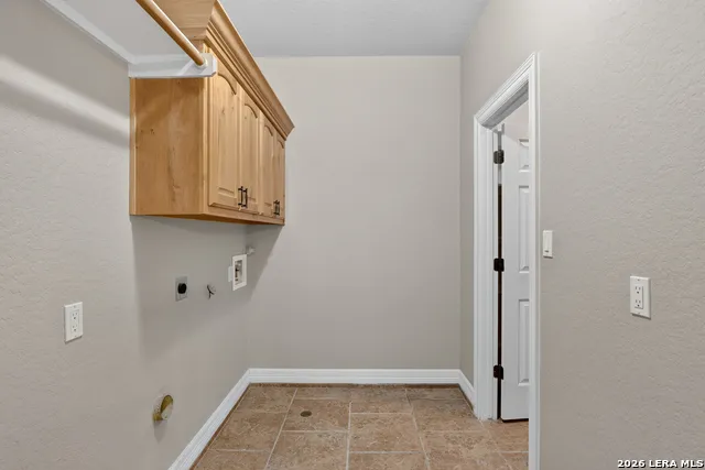 144 Abrego Lake Floresville, TX 78114