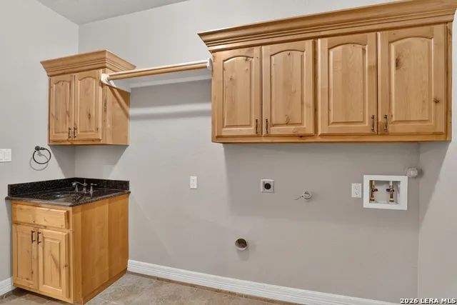 144 Abrego Lake Floresville, TX 78114