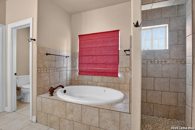 144 Abrego Lake Floresville, TX 78114