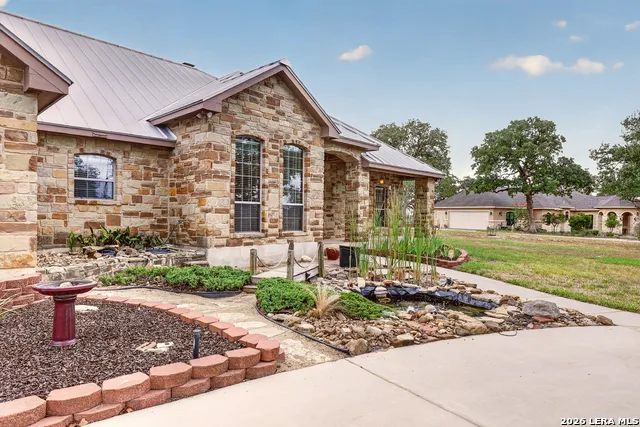 144 Abrego Lake Floresville, TX 78114