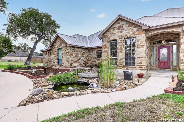 144 Abrego Lake Floresville, TX 78114