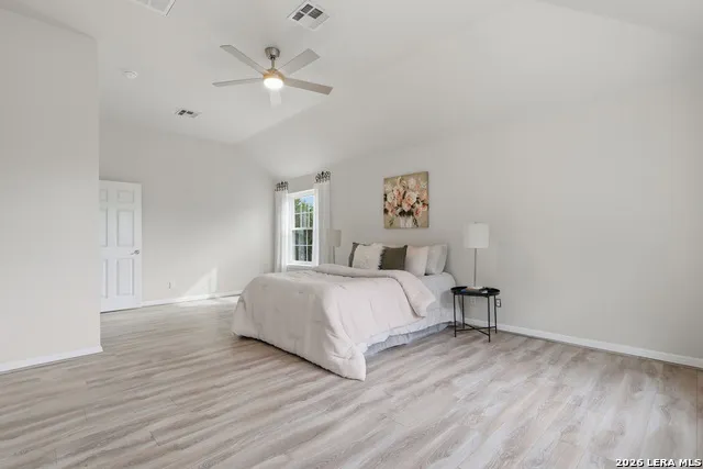 1203 Sand Wedge San Antonio, TX 78258