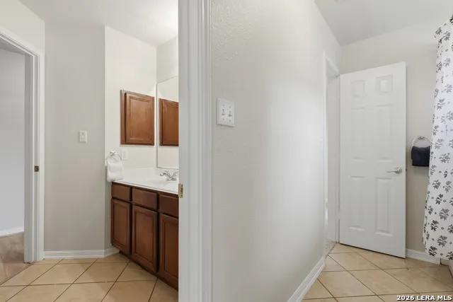 1203 Sand Wedge San Antonio, TX 78258