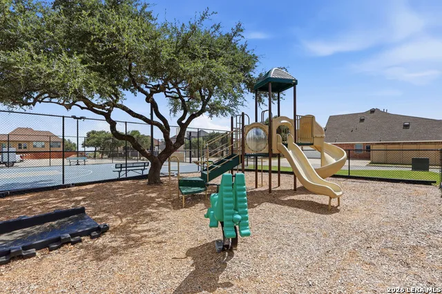 1203 Sand Wedge San Antonio, TX 78258