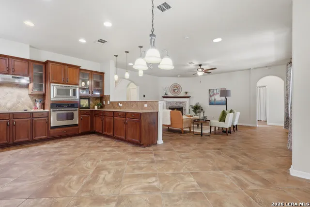 1203 Sand Wedge San Antonio, TX 78258