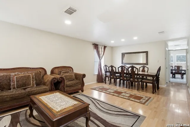 30 McLennan Oak San Antonio, TX 78240