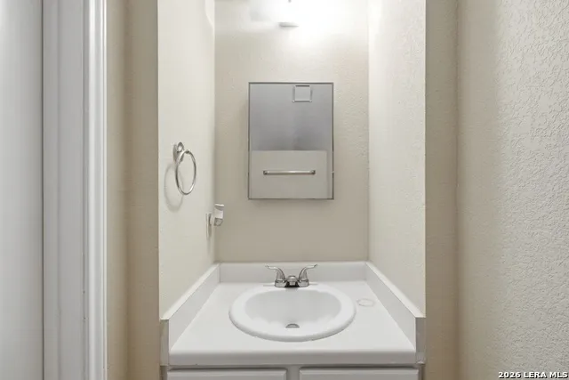 30 McLennan Oak San Antonio, TX 78240