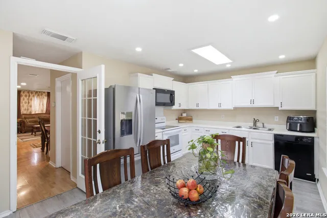 30 McLennan Oak San Antonio, TX 78240