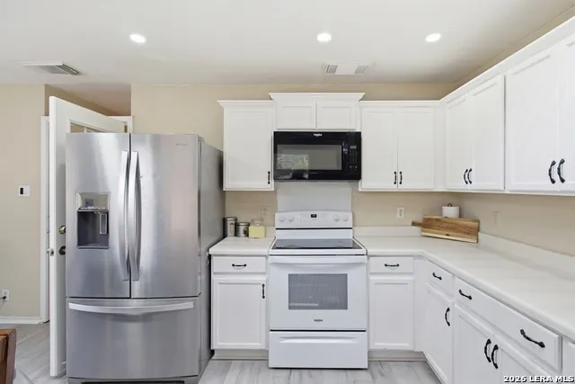 30 McLennan Oak San Antonio, TX 78240
