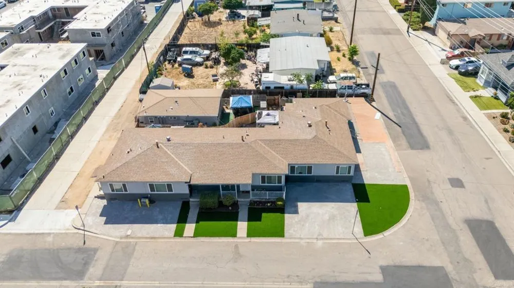 315 W Cypress Avenue El Cajon, CA 92020