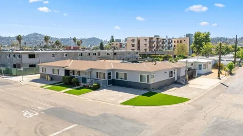 315 W Cypress Avenue