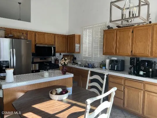 42011 Summer Lane Lancaster, CA 93536
