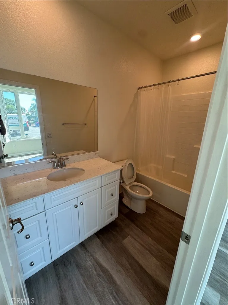 10742 Paramount Downey, CA 90241