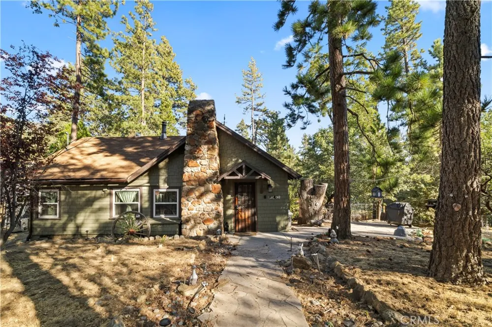 53985 Pine Crest Idyllwild, CA 92549