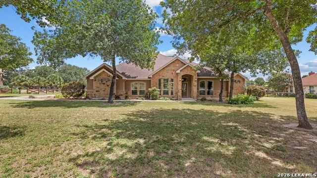 192 COPPER RIDGE DR La Vernia, TX 78121