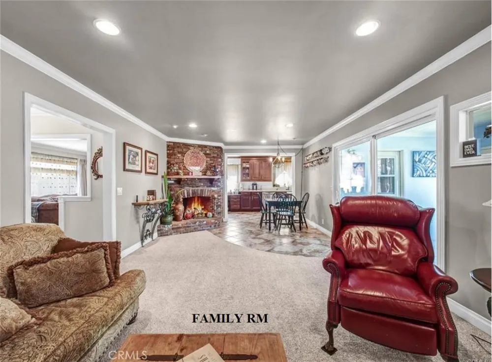 1461 E Grovecenter Street Covina, CA 91724