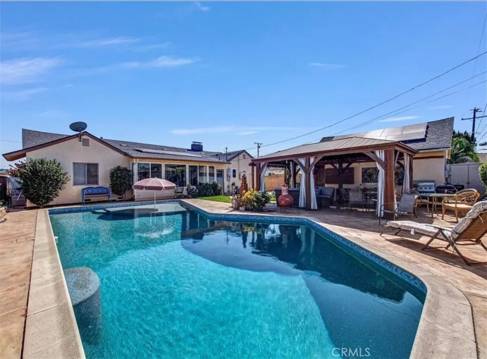 1461 E Grovecenter Street Covina, CA 91724