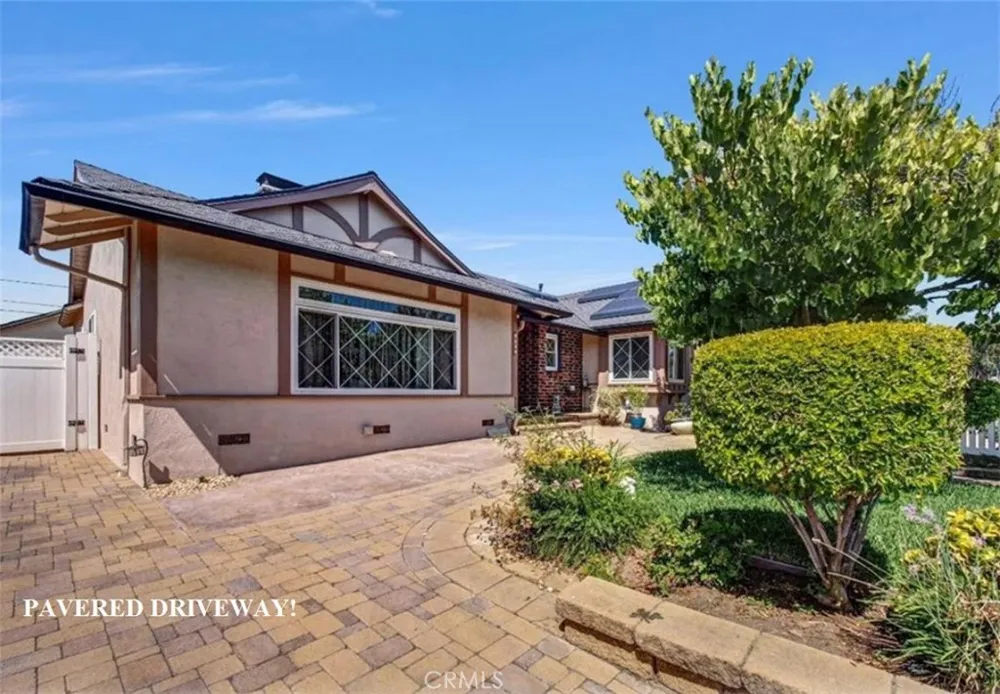 1461 E Grovecenter Street Covina, CA 91724