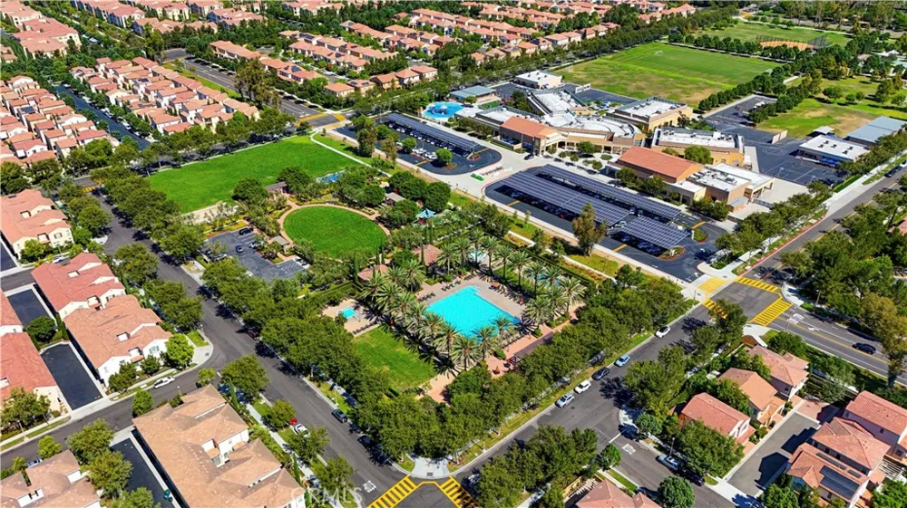 73 Wildvine Irvine, CA 92620