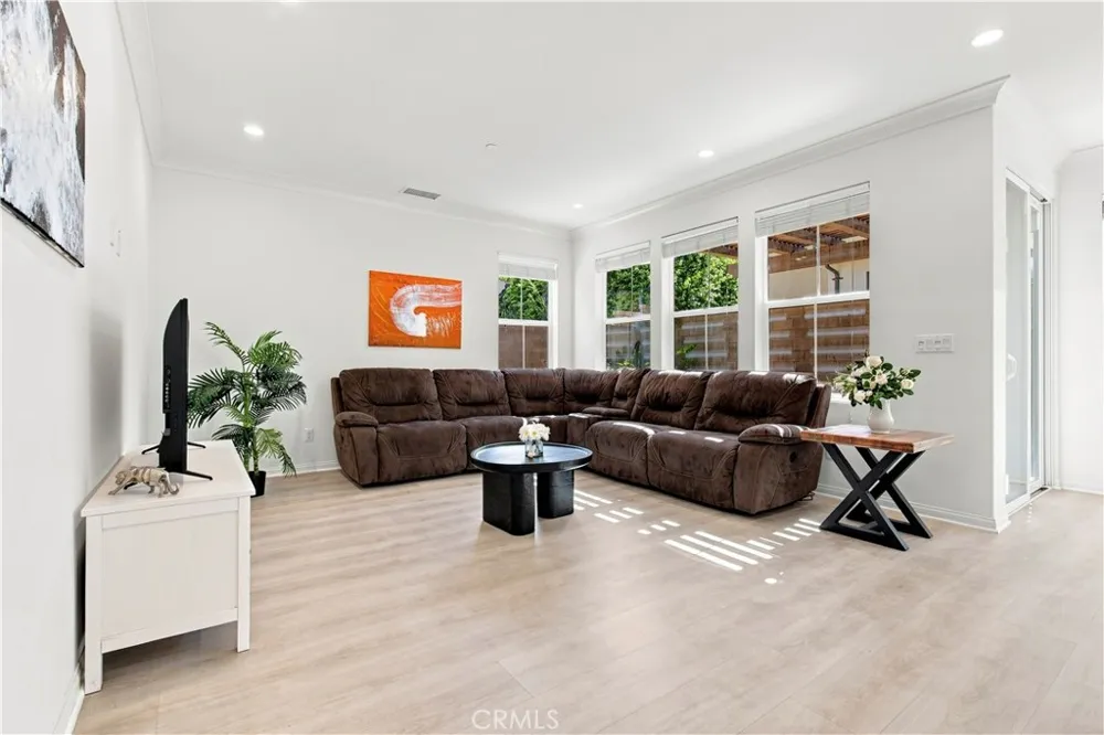 73 Wildvine Irvine, CA 92620