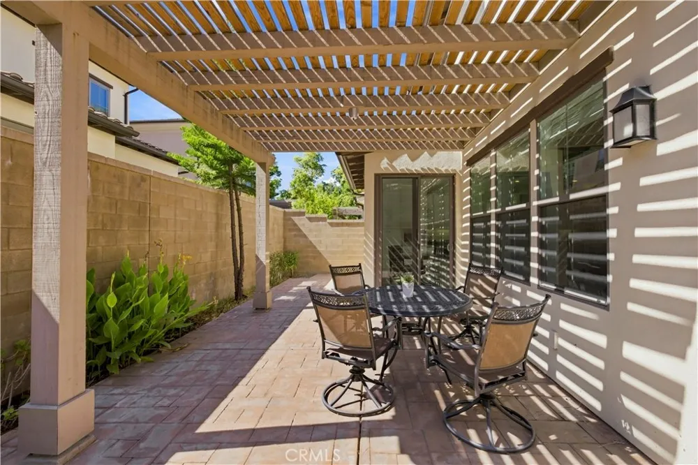 73 Wildvine Irvine, CA 92620
