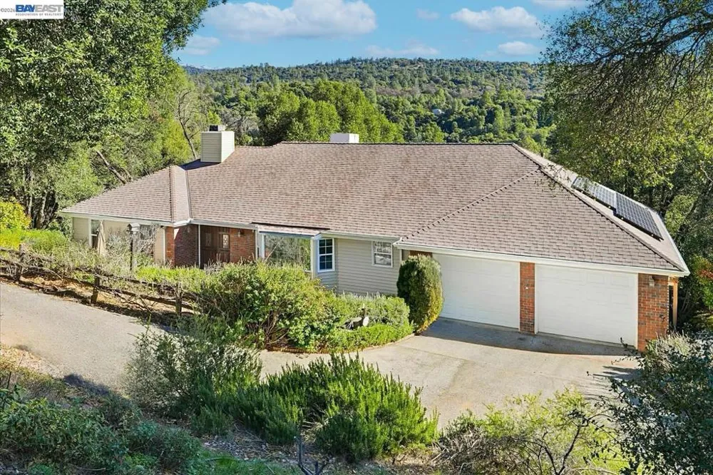 39309 Forest Park Ln Oakhurst, CA 93644