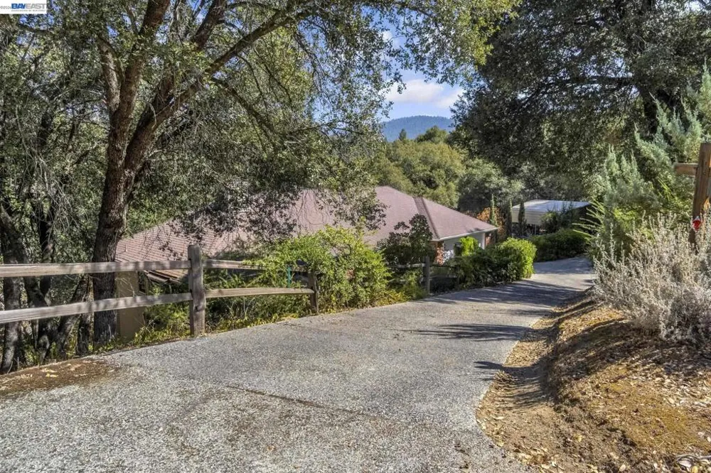 39309 Forest Park Ln Oakhurst, CA 93644