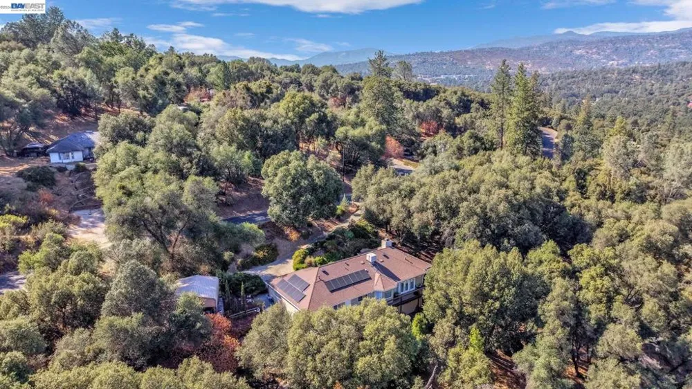 39309 Forest Park Ln Oakhurst, CA 93644
