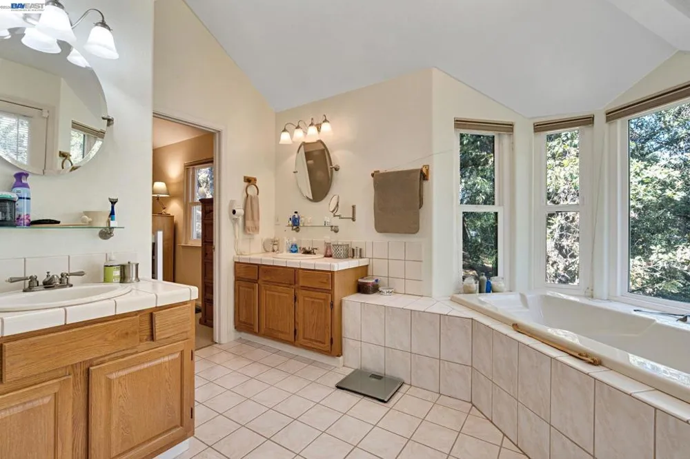 39309 Forest Park Ln Oakhurst, CA 93644