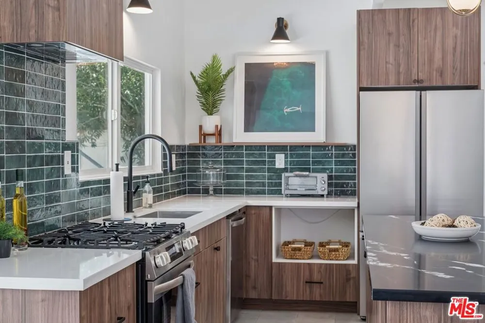 547 Farrell Drive Palm Springs, CA 92262