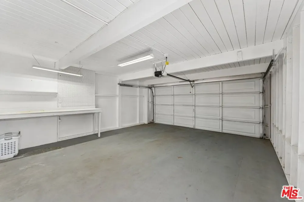 547 Farrell Drive Palm Springs, CA 92262