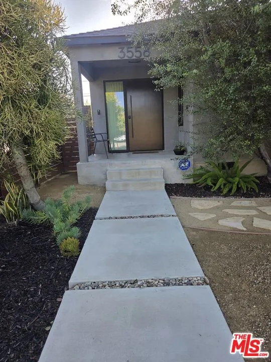 3558 S Muirfield Road Los Angeles, CA 90016