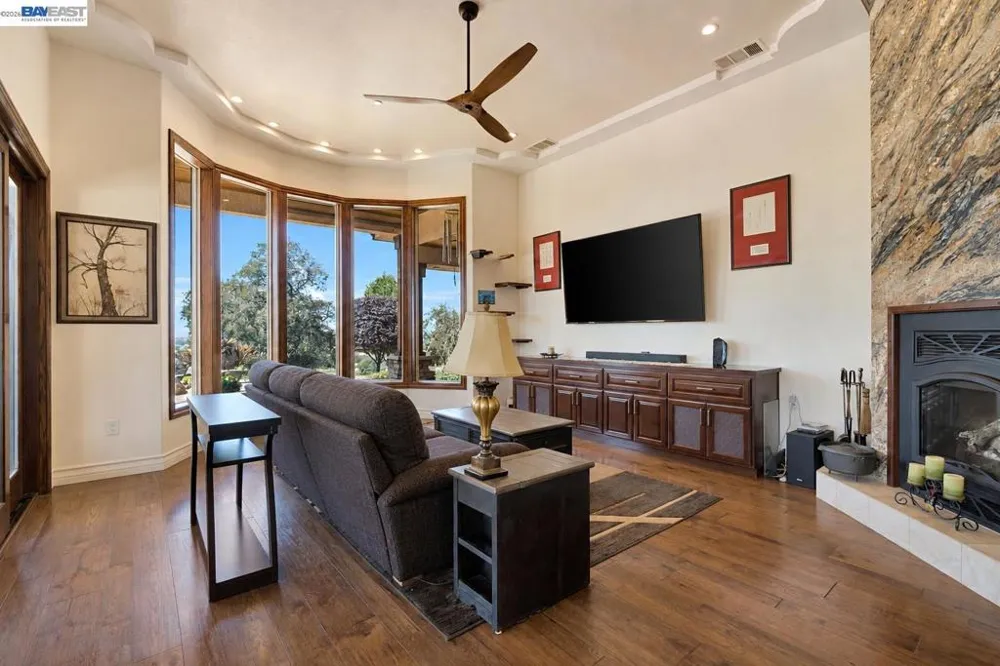 34310 Barn Owl Rd Raymond, CA 93653