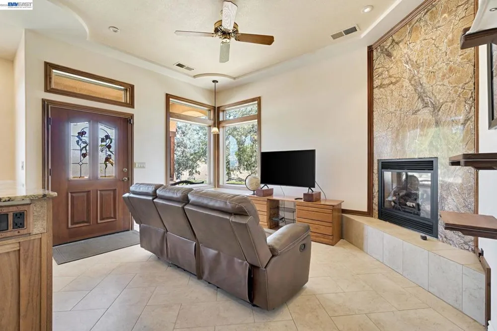 34310 Barn Owl Rd Raymond, CA 93653