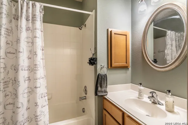 305 HILTON DR Cibolo, TX 78108