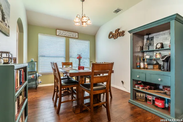 305 HILTON DR Cibolo, TX 78108