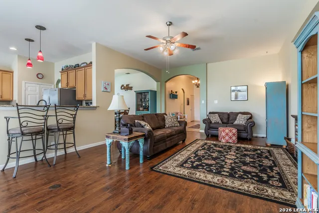 305 HILTON DR Cibolo, TX 78108