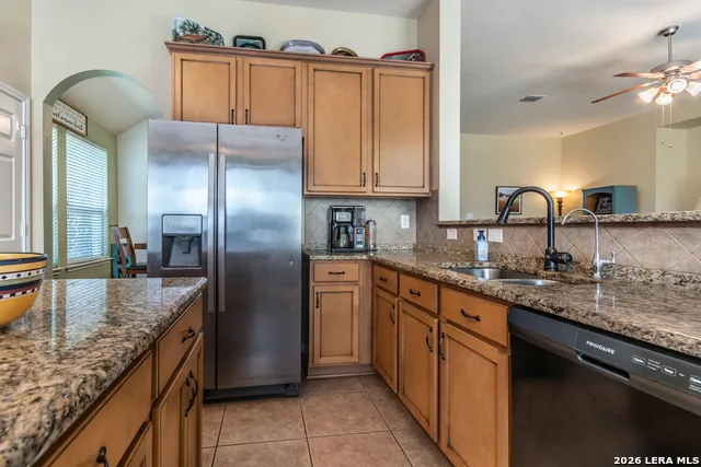 305 HILTON DR Cibolo, TX 78108
