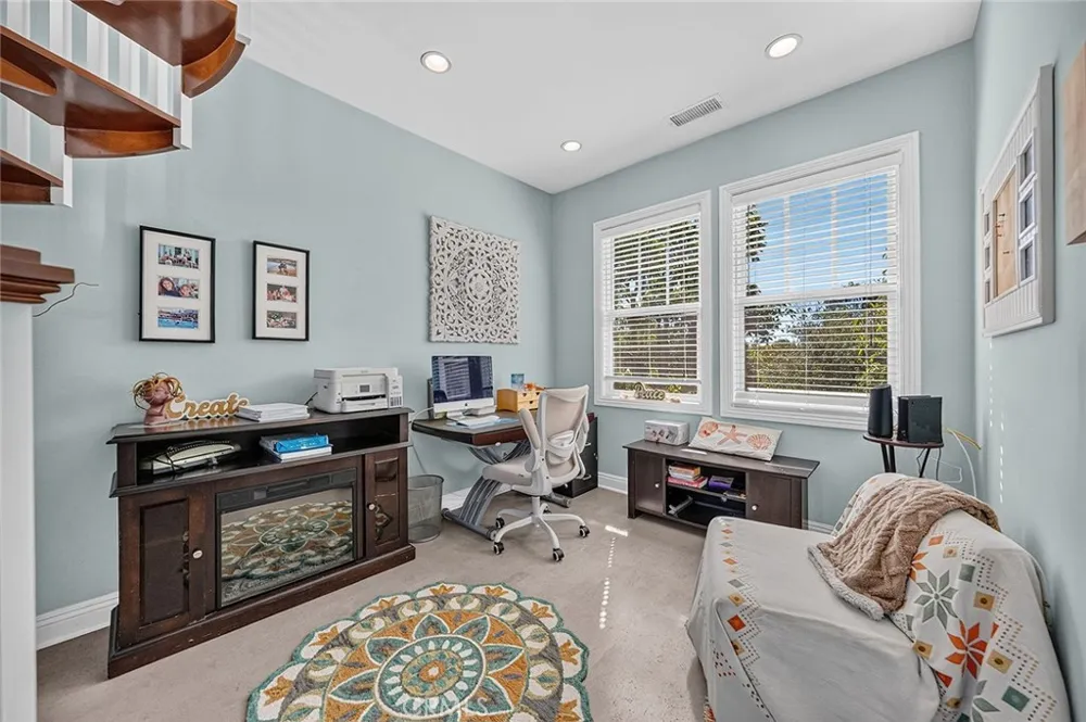 4742 Wentworth Huntington Beach, CA 92649