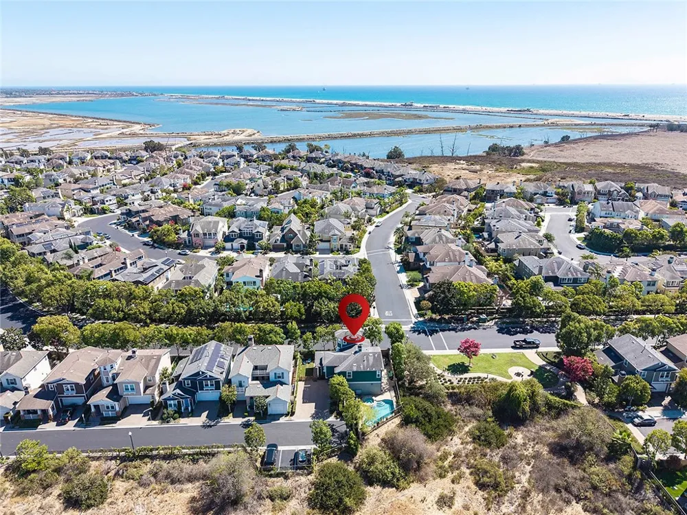 4742 Wentworth Huntington Beach, CA 92649