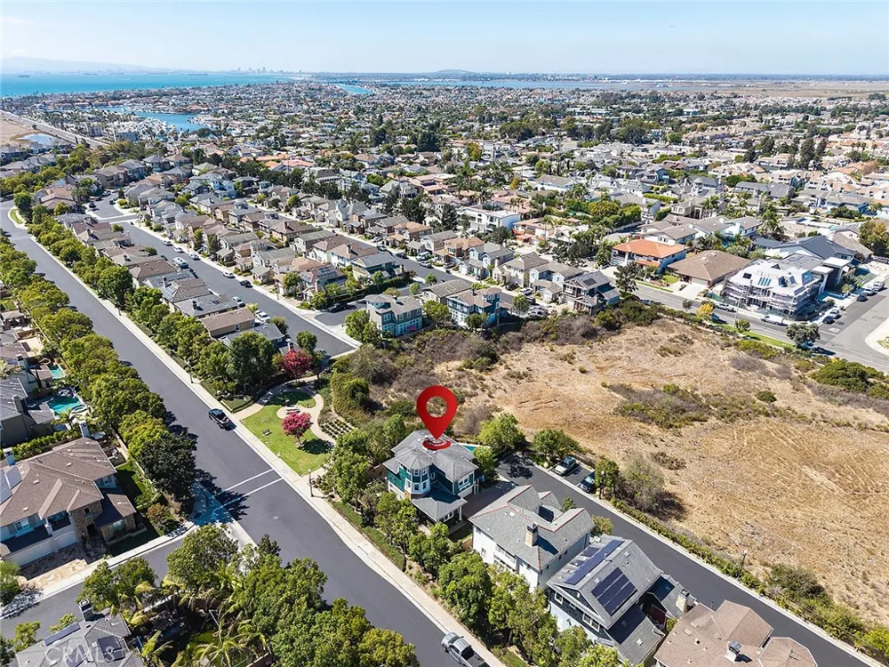 4742 Wentworth Huntington Beach, CA 92649