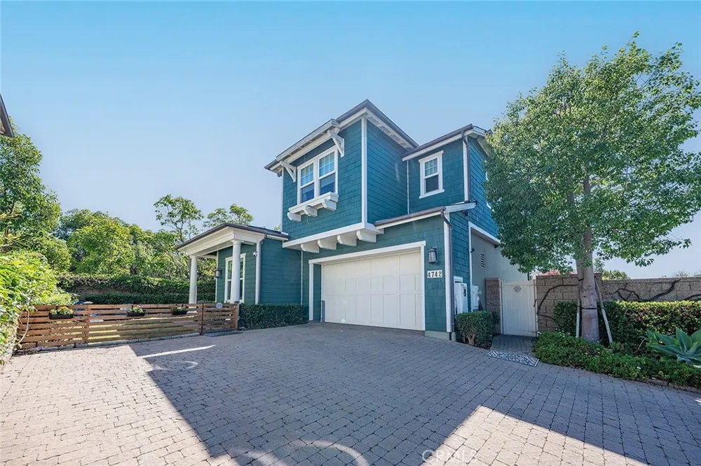 4742 Wentworth Huntington Beach, CA 92649