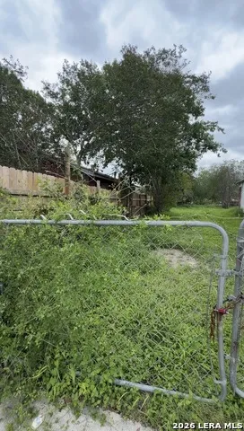 1434 E Chavaneaux San Antonio, TX 78214