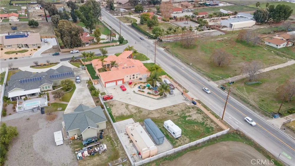 947 W Commonwealth Avenue Hemet, CA 92543