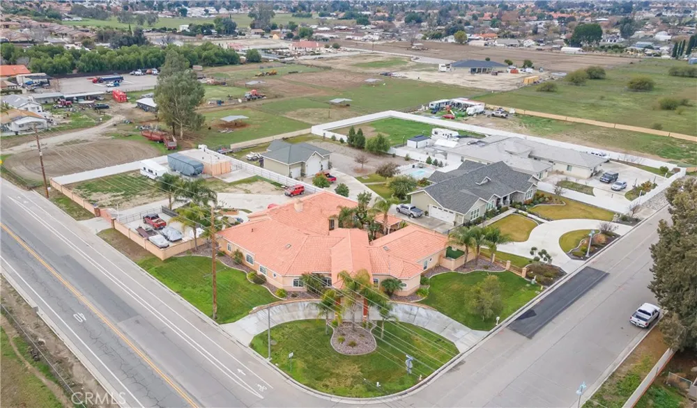 947 W Commonwealth Avenue Hemet, CA 92543