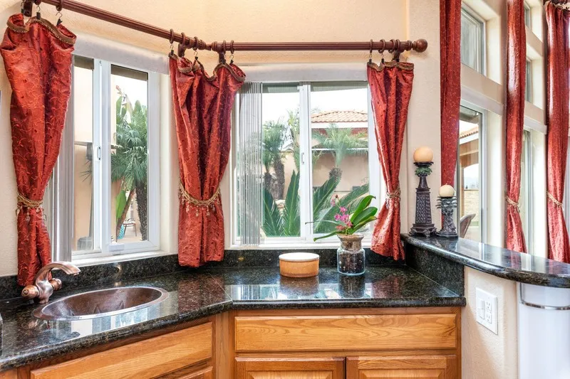 947 W Commonwealth Avenue Hemet, CA 92543