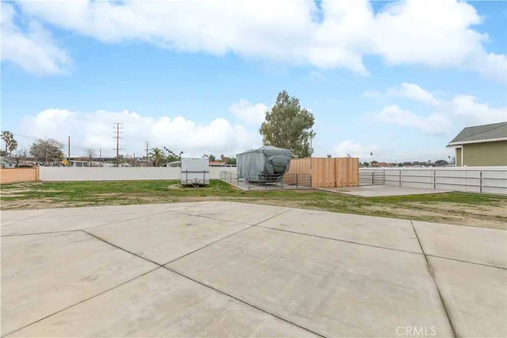 947 W Commonwealth Avenue Hemet, CA 92543