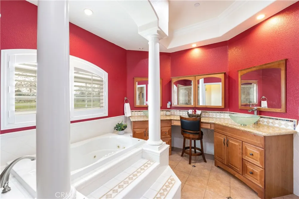 947 W Commonwealth Avenue Hemet, CA 92543